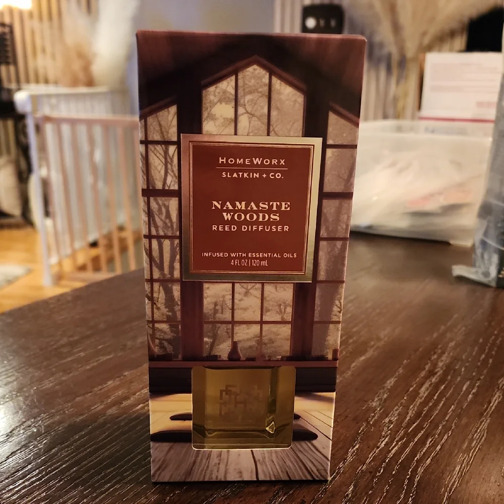 NIB HomeWorx Slatkin & Co. Namaste Woods Reed Diffuser - Brown/Gold